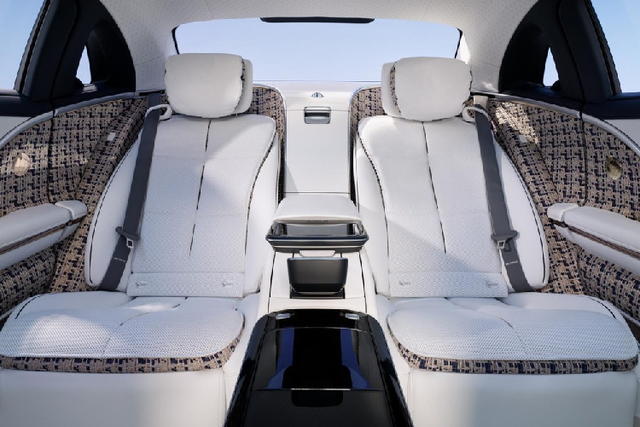Điểm danh 10 xe sang có khoang hành khách VIP - Hình 16 Diem danh 10 xe sang co khoang hanh khach VIP-Hinh-16