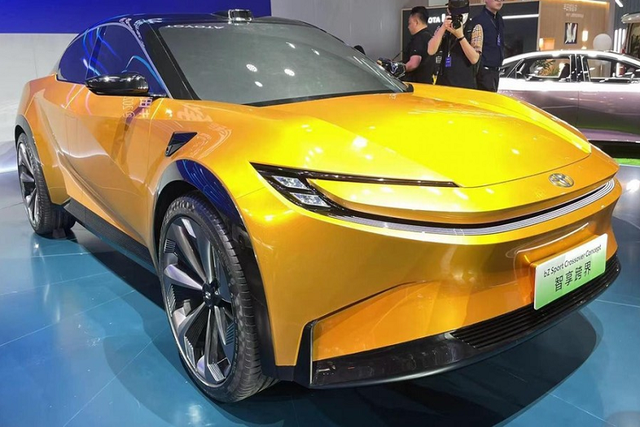Toyota bZ Sport tại Trung Quốc "nhái" cả Ferrari lẫn Aston Martin? - Hình 2 Toyota bZ Sport tai Trung Quoc