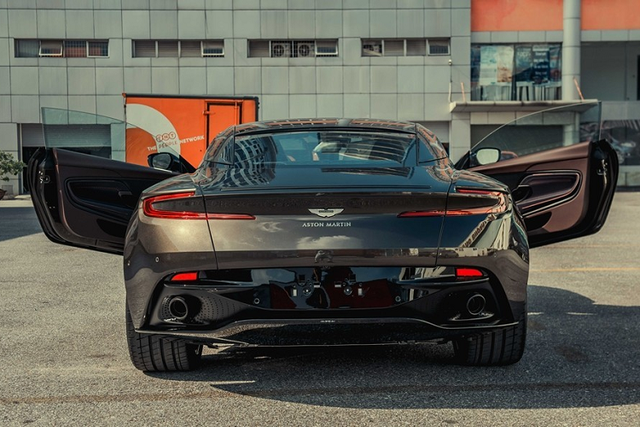 Toyota bZ Sport tại Trung Quốc "nhái" cả Ferrari lẫn Aston Martin? - Hình 5 Toyota bZ Sport tai Trung Quoc