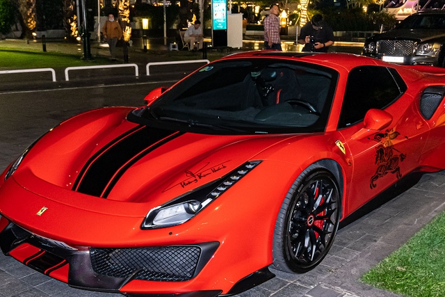 Đại gia Hoàng Kim Khánh "chốt đơn" siêu xe Ferrari chính hãng Việt Nam - Hình 5 Dai gia Hoang Kim Khanh