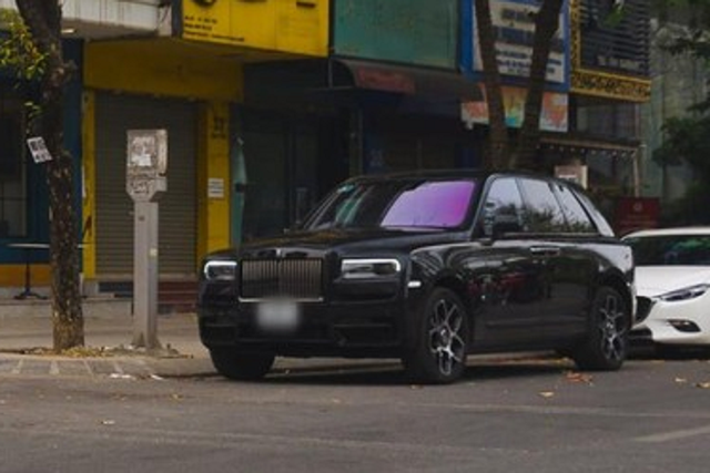 Cận cảnh dàn xe SUV trăm tỷ đồng xuất hiện trên 1 con phố ở Hà Nội - Hình 13 Can canh dan xe SUV tram ty dong xuat hien tren 1 con pho o Ha Noi-Hinh-13