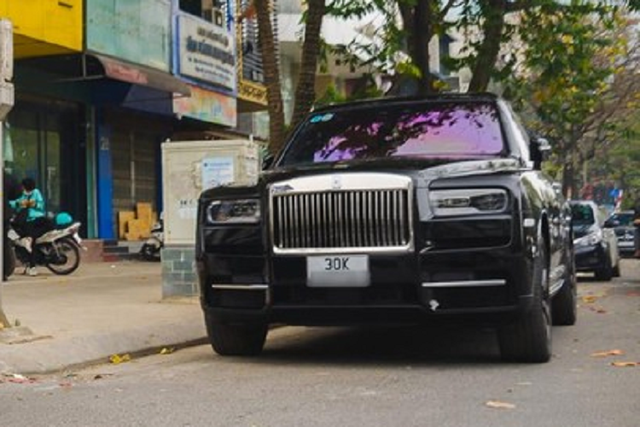 Cận cảnh dàn xe SUV trăm tỷ đồng xuất hiện trên 1 con phố ở Hà Nội - Hình 14 Can canh dan xe SUV tram ty dong xuat hien tren 1 con pho o Ha Noi-Hinh-14