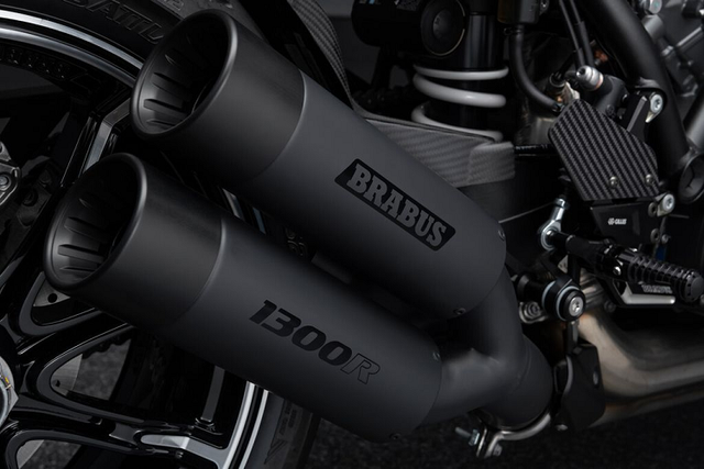 Chồng Đoàn Di Băng chi hơn 2,2 tỷ tậu KTM Brabus 1300 R siêu hiếm - Hình 9 Chong Doan Di Bang chi hon 2,2 ty tau KTM Brabus 1300 R sieu hiem-Hinh-9