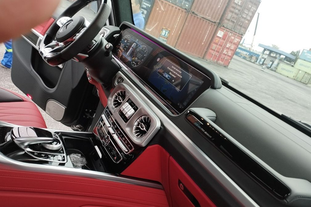 Xe Mercedes-AMG G63 hơn 11 tỷ bị bỏ quên từ năm 2018 ở Hài Phòng - Hình 5 Xe Mercedes-AMG G63 hon 11 ty bi bo quen tu nam 2018 o Hai Phong-Hinh-5