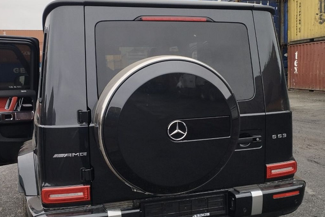 Xe Mercedes-AMG G63 hơn 11 tỷ bị bỏ quên từ năm 2018 ở Hài Phòng - Hình 3 Xe Mercedes-AMG G63 hon 11 ty bi bo quen tu nam 2018 o Hai Phong-Hinh-3