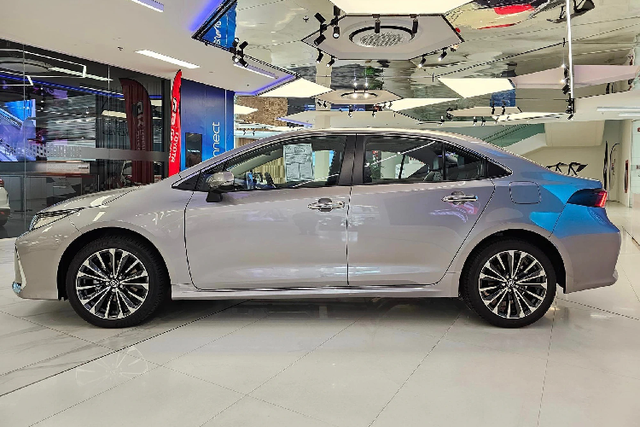 Toyota Corolla Altis 2024 nâng cấp sắp ra mắt tại Việt Nam - Hình 7 Toyota Corolla Altis 2024 nang cap sap ra mat tai Viet Nam-Hinh-7