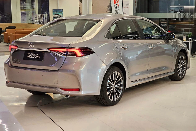 Toyota Corolla Altis 2024 nâng cấp sắp ra mắt tại Việt Nam - Hình 3 Toyota Corolla Altis 2024 nang cap sap ra mat tai Viet Nam-Hinh-3