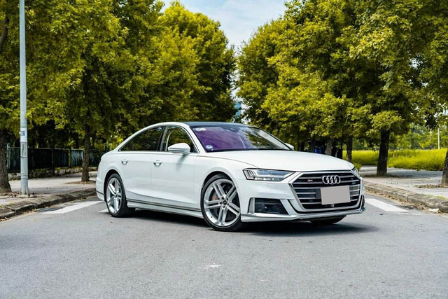 Audi S8 2021 mới chạy 2 năm, đại gia Việt lỗ tới 7 tỷ đồng Audi S8 2021 moi chay 2 nam, dai gia Viet lo toi 7 ty dong