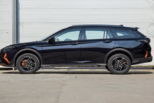 Crossover “ngon rẻ” Fengshen Yixuan GS từ 295 triệu đồng tại Trung Quốc - Hình 3 Crossover “ngon re” Fengshen Yixuan GS tu 295 trieu dong tai Trung Quoc-Hinh-3