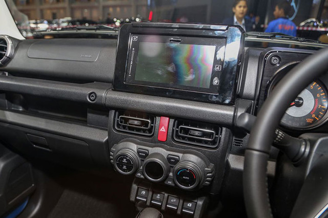 Suzuki Jimny 2023 sắp về Việt Nam, giá thế nào? - Hình 7 Suzuki Jimny 2023 sap ve Viet Nam, gia the nao?-Hinh-7