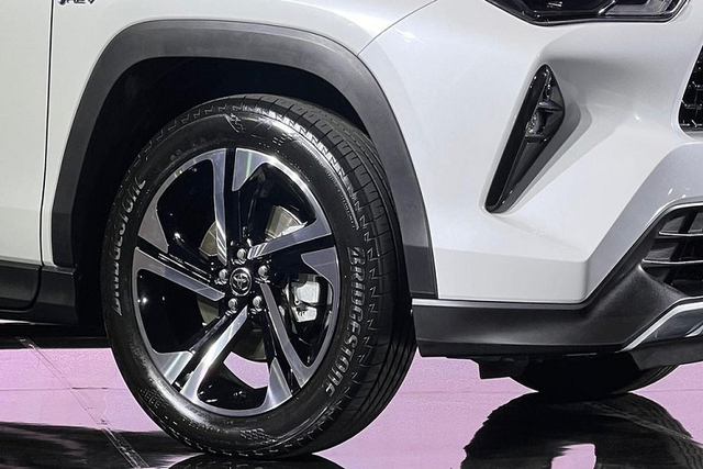 Toyota Yaris Cross 2023 khoảng 474 triệu đồng tại Indonesia, chờ về Việt Nam - Hình 6 Toyota Yaris Cross 2023 khoang 474 trieu dong tai Indonesia, cho ve Viet Nam-Hinh-6