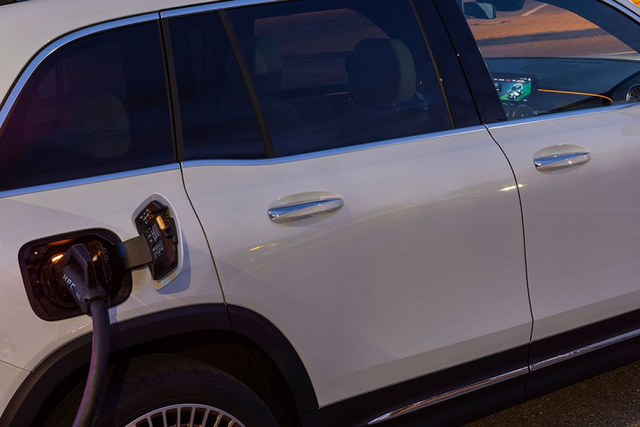 Chi tiết Mercedes-Benz EQB 250 AMG Line hơn 2 tỷ đồng tại Thái Lan - Hình 8 Chi tiet Mercedes-Benz EQB 250 AMG Line hon 2 ty dong tai Thai Lan-Hinh-8