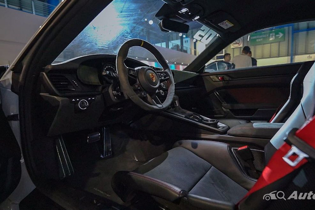 Porsche 911 GT3 RS 2023 có gì đặc biệt? - Hình 9 Porsche 911 GT3 RS 2023 co gi dac biet?-Hinh-9