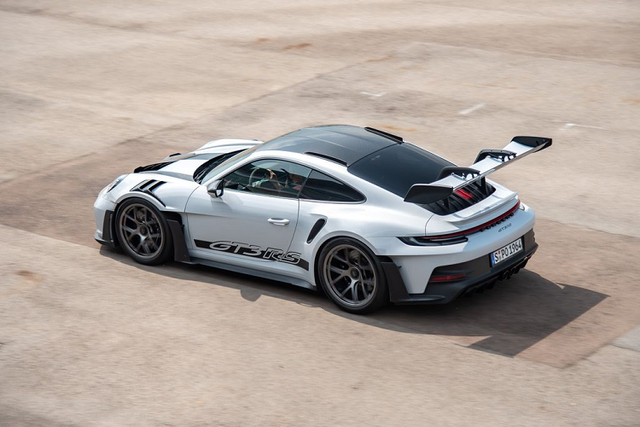 Porsche 911 GT3 RS 2023 có gì đặc biệt? - Hình 4 Porsche 911 GT3 RS 2023 co gi dac biet?-Hinh-4