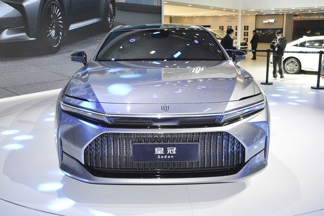 Toyota Crown Sedan 2024 thế hệ mới chốt lịch ra mắt - Hình 5 Toyota Crown Sedan 2024 the he moi chot lich ra mat-Hinh-5