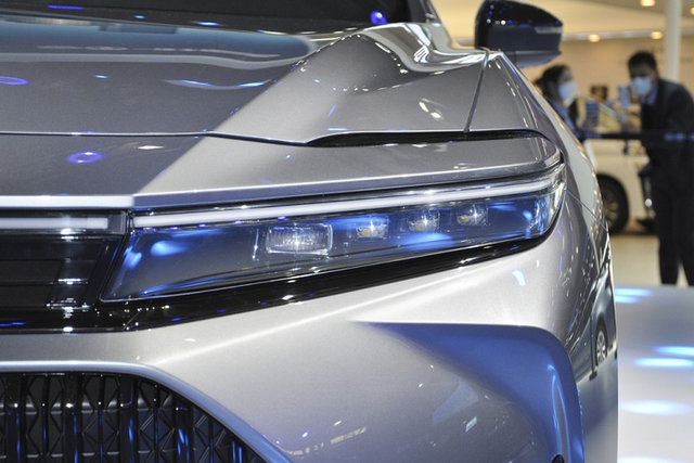 Toyota Crown Sedan 2024 thế hệ mới chốt lịch ra mắt - Hình 4 Toyota Crown Sedan 2024 the he moi chot lich ra mat-Hinh-4