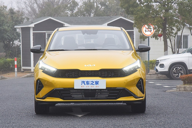 Mẫu sedan Kia K3 2023 giá chỉ 380 triệu đồng ở Trung Quốc - Hình 2 Mau sedan Kia K3 2023 gia chi 380 trieu dong o Trung Quoc-Hinh-2