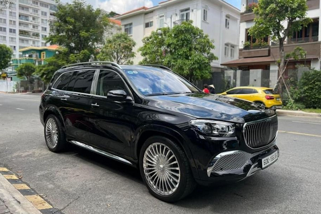 Cận cảnh SUV Mercedes-Maybach GLS 600 biển tứ quý 6 được rao bán hơn 14 tỷ Can canh SUV Mercedes-Maybach GLS 600 bien tu quy 6 duoc rao ban hon 14 ty