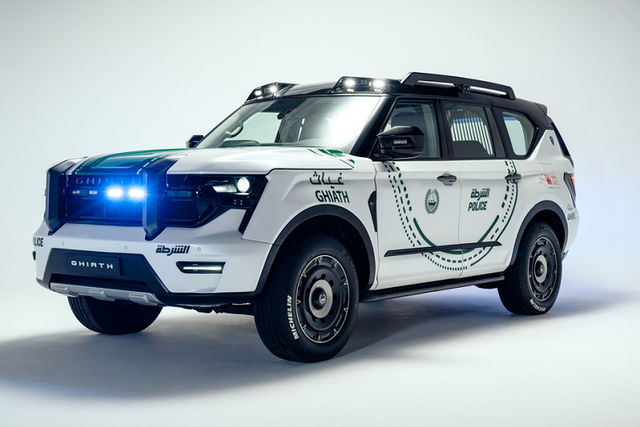 Cận cảnh siêu SUV truy bắt tội phạm của cảnh sát Dubai - Hình 6 Can canh sieu SUV truy bat toi pham cua canh sat Dubai-Hinh-6