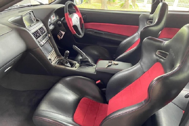 Nissan Skyline GT-R R34 cực hiếm của đại gia Phan Công Khanh - Hình 6 Nissan Skyline GT-R R34 cuc hiem cua dai gia Phan Cong Khanh-Hinh-6