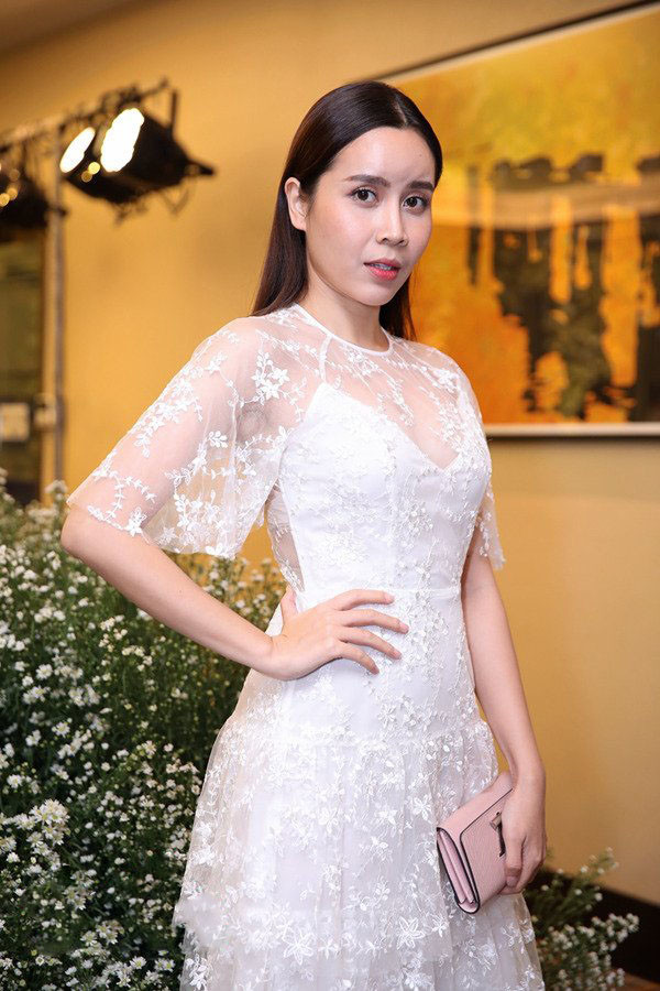 Những sao Việt sở hữu trán bướng nhưng vẫn đẹp ngút ngàn - Hình 7 Nhung sao Viet so huu tran buong nhung van dep ngut ngan-Hinh-7