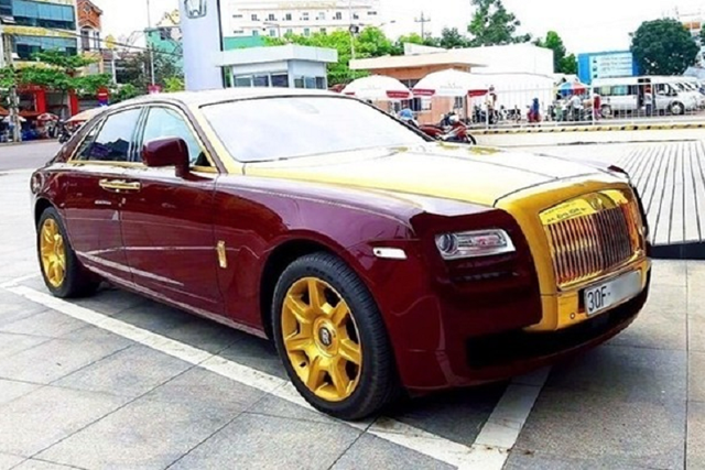 Siêu xe Rolls-Royce Ghost dát vàng giảm gần 1 tỷ đồng vẫn không ai mua Sieu xe Rolls-Royce Ghost dat vang giam gan 1 ty dong van khong ai mua