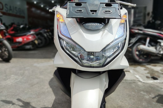 Honda PCX e:HEV về Việt Nam có giá gần 100 triệu đồng - Hình 2 Honda PCX e:HEV ve Viet Nam co gia gan 100 trieu dong-Hinh-2