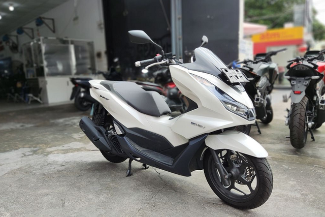 Honda PCX e:HEV về Việt Nam có giá gần 100 triệu đồng - Hình 9 Honda PCX e:HEV ve Viet Nam co gia gan 100 trieu dong-Hinh-9