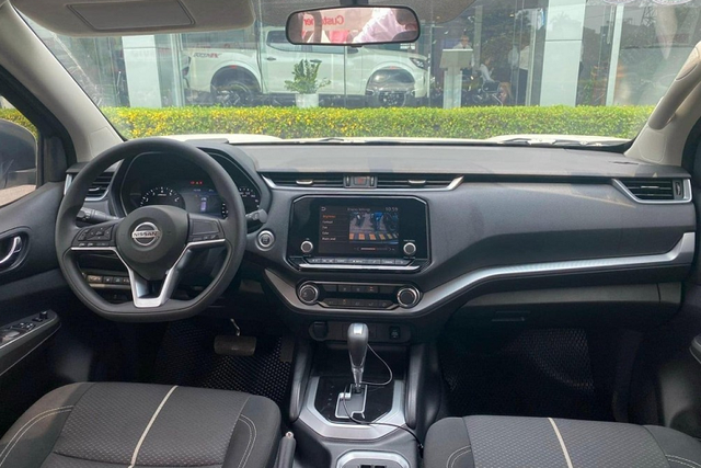 Cận cảnh SUV Nissan Terra 2022 đầu tiên tại Việt Nam có biển số - Hình 4 Can canh SUV Nissan Terra 2022 dau tien tai Viet Nam co bien so-Hinh-4
