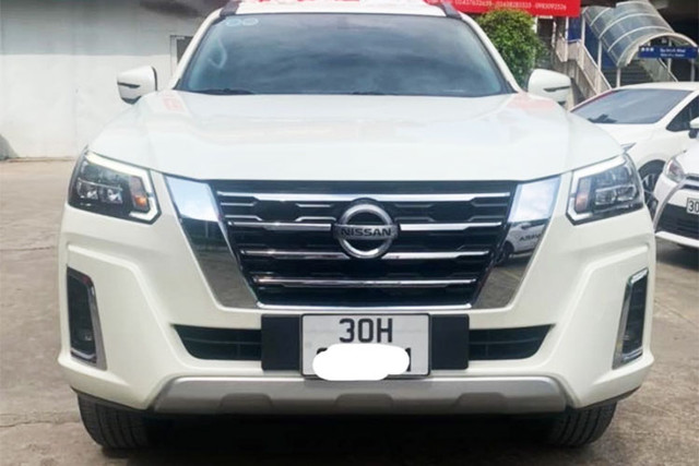 Cận cảnh SUV Nissan Terra 2022 đầu tiên tại Việt Nam có biển số - Hình 8 Can canh SUV Nissan Terra 2022 dau tien tai Viet Nam co bien so-Hinh-8