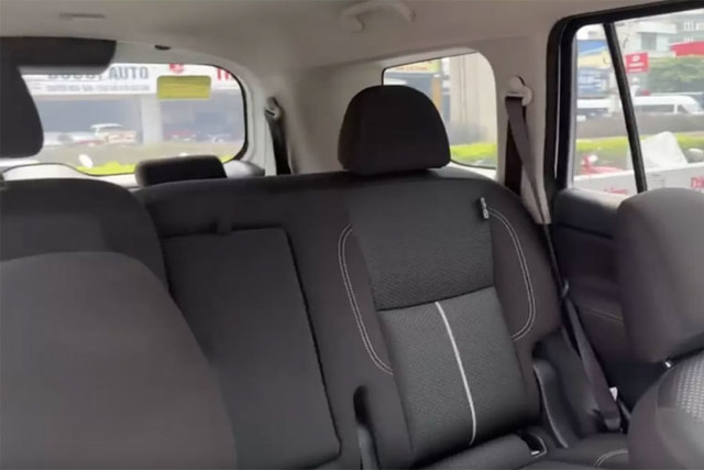 Cận cảnh SUV Nissan Terra 2022 đầu tiên tại Việt Nam có biển số - Hình 6 Can canh SUV Nissan Terra 2022 dau tien tai Viet Nam co bien so-Hinh-6