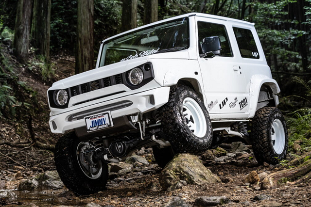 Cận cảnh Suzuki Jimny giá rẻ độ cực 'dị' Can canh Suzuki Jimny gia re do cuc 'di'