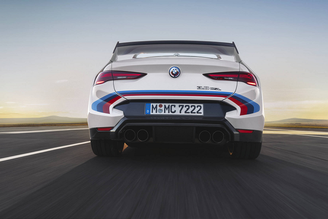 Cận cảnh xe BMW thương mại đắt nhất tới 18 tỷ đồng - Hình 8 Can canh xe BMW thuong mai dat nhat toi 18 ty dong-Hinh-8