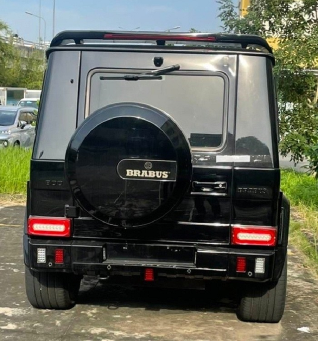 Công an phát hiện xe sang Mercedes G63 độ Brabus 800 hơn 10 tỷ gắn biển giả - Hình 2 Cong an phat hien xe sang Mercedes G63 do Brabus 800 hon 10 ty gan bien gia-Hinh-2