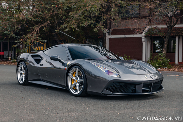 Ferrari 488 GTB có giá siêu rẻ gần 9 tỷ đồng Ferrari 488 GTB co gia sieu re gan 9 ty dong