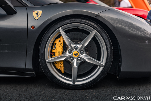 Ferrari 488 GTB có giá siêu rẻ gần 9 tỷ đồng - Hình 7 Ferrari 488 GTB co gia sieu re gan 9 ty dong-Hinh-7