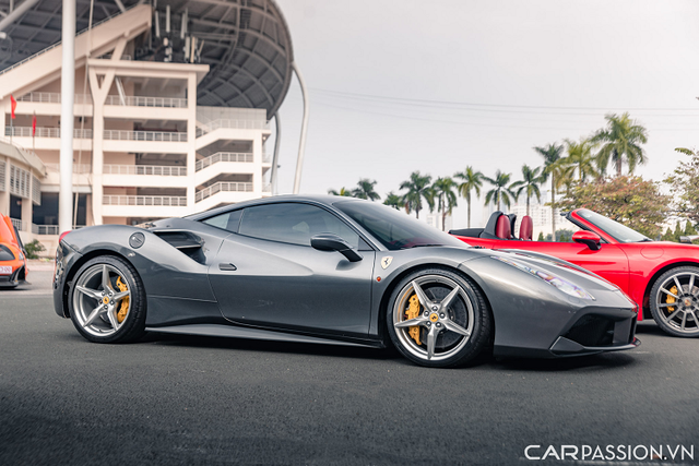 Ferrari 488 GTB có giá siêu rẻ gần 9 tỷ đồng - Hình 3 Ferrari 488 GTB co gia sieu re gan 9 ty dong-Hinh-3