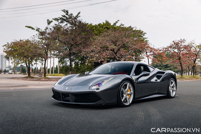 Ferrari 488 GTB có giá siêu rẻ gần 9 tỷ đồng - Hình 2 Ferrari 488 GTB co gia sieu re gan 9 ty dong-Hinh-2
