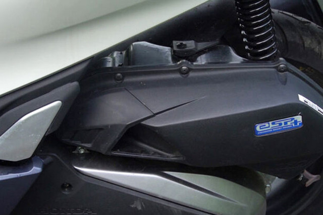 Honda PCX e:HEV về Việt Nam có giá gần 100 triệu đồng - Hình 10 Honda PCX e:HEV ve Viet Nam co gia gan 100 trieu dong-Hinh-10