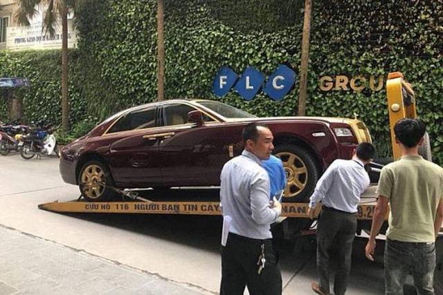 Giá khởi điểm Rolls-Royce Ghost mạ vàng siêu sang độc nhất Việt Nam chỉ còn khoảng 9 tỷ - Hình 9 Gia khoi diem Rolls-Royce Ghost ma vang sieu sang doc nhat Viet Nam chi con khoang 9 ty-Hinh-9