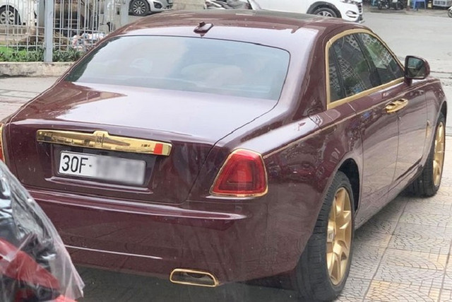 Rolls-Royce Ghost của ông Trịnh Văn Quyết được rao bán giá khởi điểm 10 tỷ đồng - Hình 6 Rolls-Royce Ghost cua ong Trinh Van Quyet duoc rao ban gia khoi diem 10 ty dong-Hinh-6