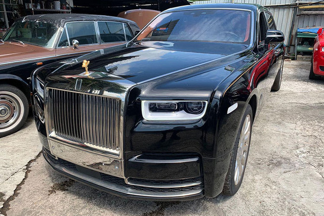 Lộ dàn siêu xe của đại gia Vũng Tàu với Rolls-Royce Phantom VIII hơn 60 tỷ - Hình 10 Lo dan sieu xe cua dai gia Vung Tau voi Rolls-Royce Phantom VIII hon 60 ty-Hinh-10