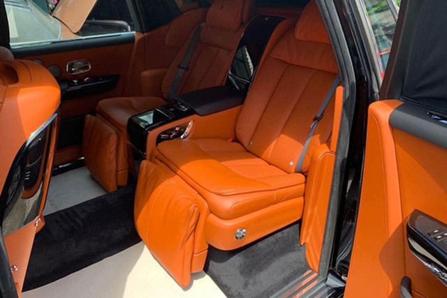 Lộ dàn siêu xe của đại gia Vũng Tàu với Rolls-Royce Phantom VIII hơn 60 tỷ - Hình 8 Lo dan sieu xe cua dai gia Vung Tau voi Rolls-Royce Phantom VIII hon 60 ty-Hinh-8