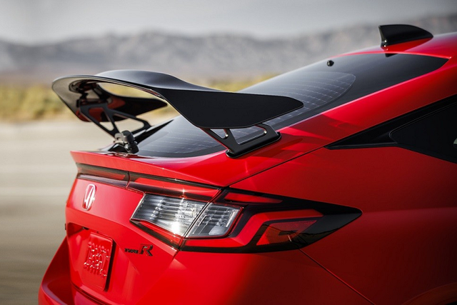 Chốt giá 2,4 tỷ cho Honda Civic Type R 2023 - Hình 5 Chot gia 2,4 ty cho Honda Civic Type R 2023-Hinh-5