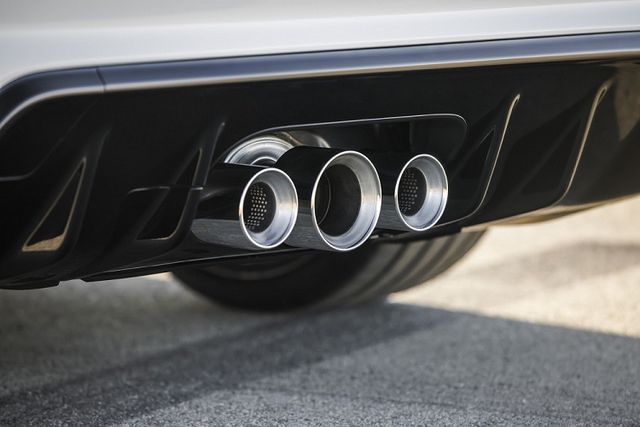 Chốt giá 2,4 tỷ cho Honda Civic Type R 2023 - Hình 6 Chot gia 2,4 ty cho Honda Civic Type R 2023-Hinh-6