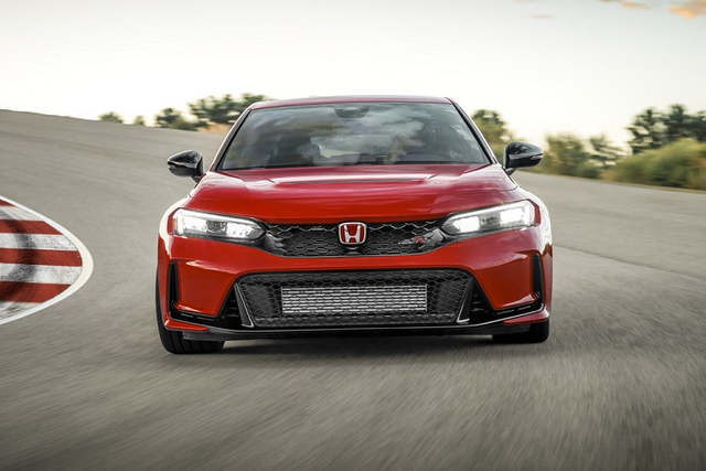 Chốt giá 2,4 tỷ cho Honda Civic Type R 2023 - Hình 13 Chot gia 2,4 ty cho Honda Civic Type R 2023-Hinh-13