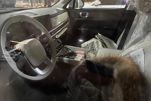 Cận cảnh nội thất của SantaFe 2024 lấy cảm hứng từ xe sang - Hình 2 Can canh noi that cua SantaFe 2024 lay cam hung tu xe sang-Hinh-2