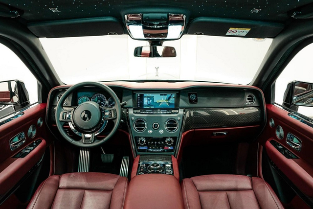 SUV siêu sang Rolls-Royce Cullinan Black Badge được rao bán hơn 39 tỷ - Hình 5 SUV sieu sang Rolls-Royce Cullinan Black Badge duoc rao ban hon 39 ty-Hinh-5