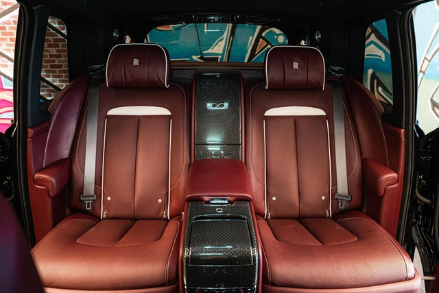 SUV siêu sang Rolls-Royce Cullinan Black Badge được rao bán hơn 39 tỷ - Hình 6 SUV sieu sang Rolls-Royce Cullinan Black Badge duoc rao ban hon 39 ty-Hinh-6