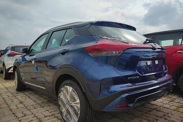 Ben trong mau xe Nissan Kicks e-Power 2023-Hinh-8